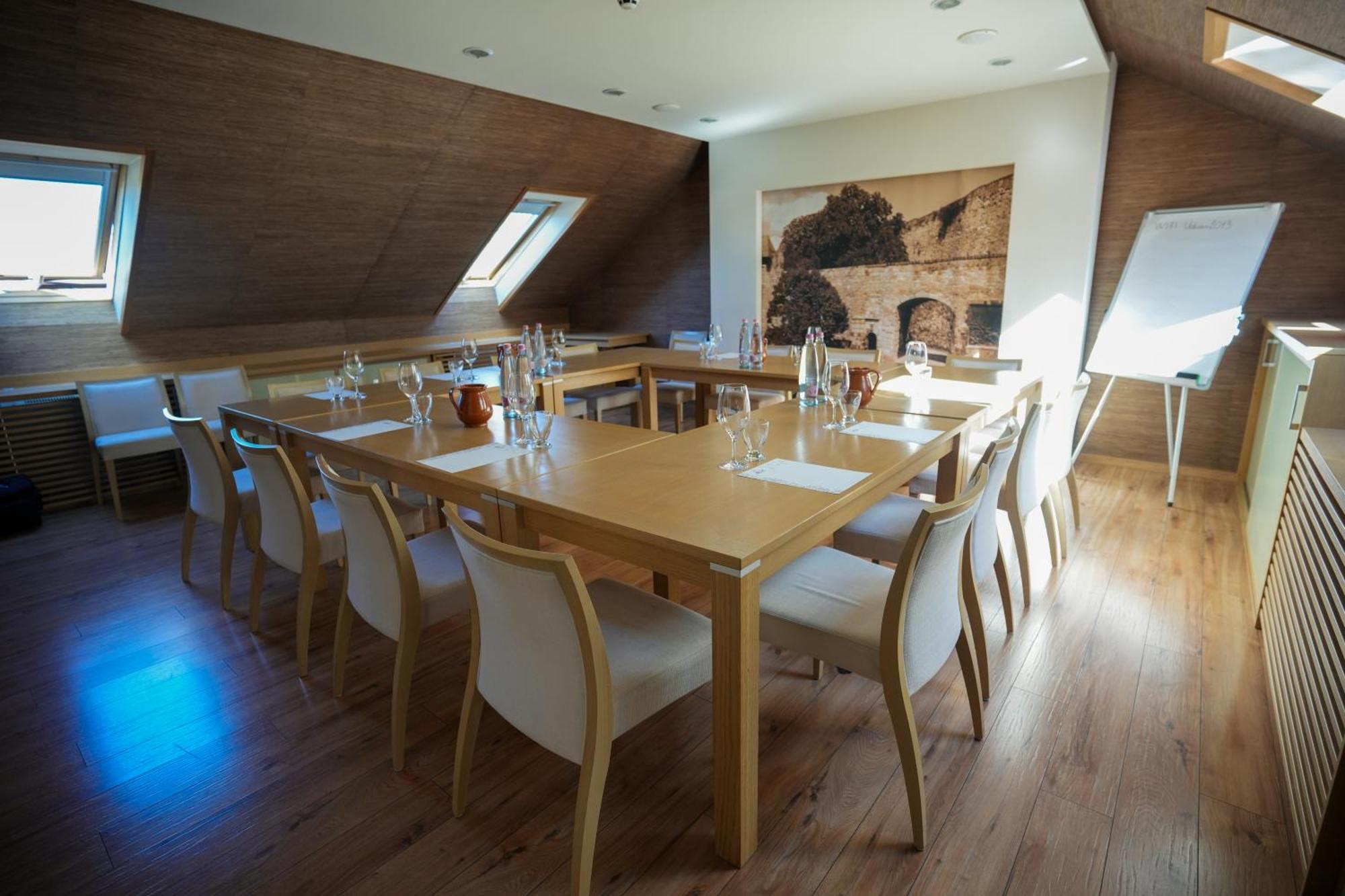 Imola Udvarhaz Dessert Hotel Eğri Dış mekan fotoğraf