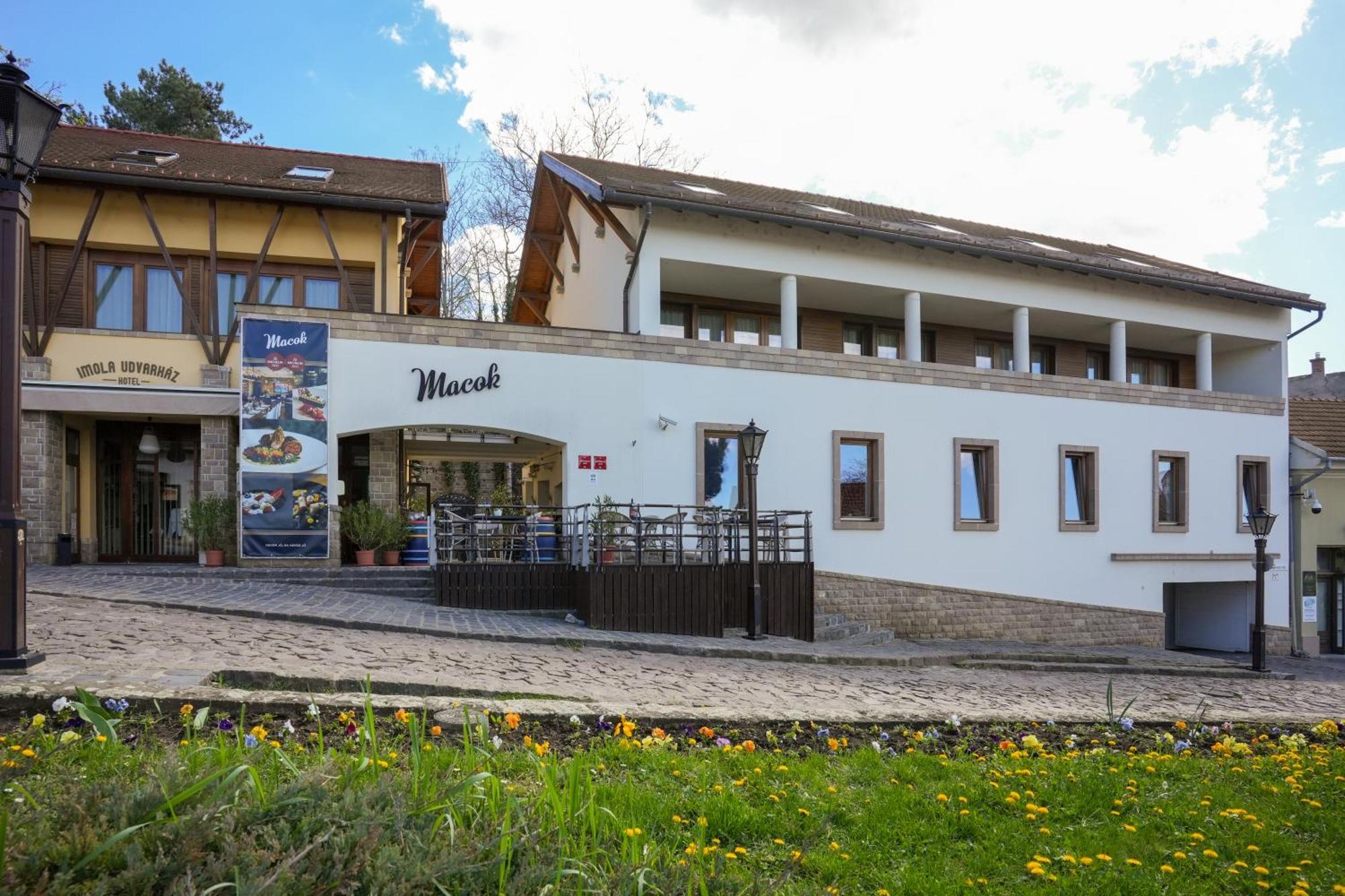 Imola Udvarhaz Dessert Hotel Eğri Dış mekan fotoğraf