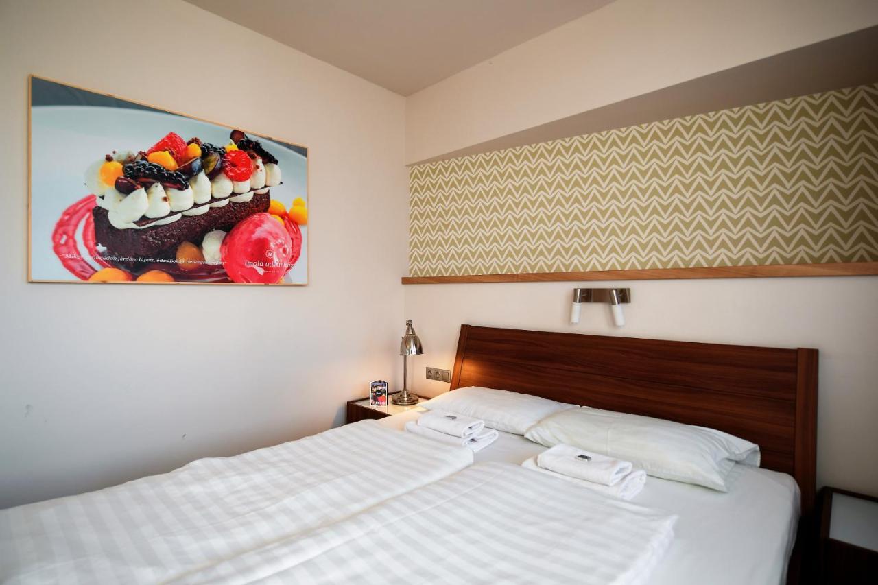Imola Udvarhaz Dessert Hotel Eğri Dış mekan fotoğraf
